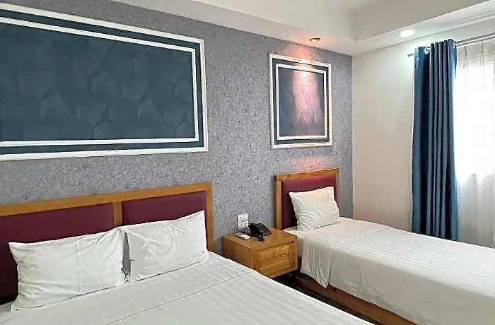 Holiday Suites Hotel & Spa